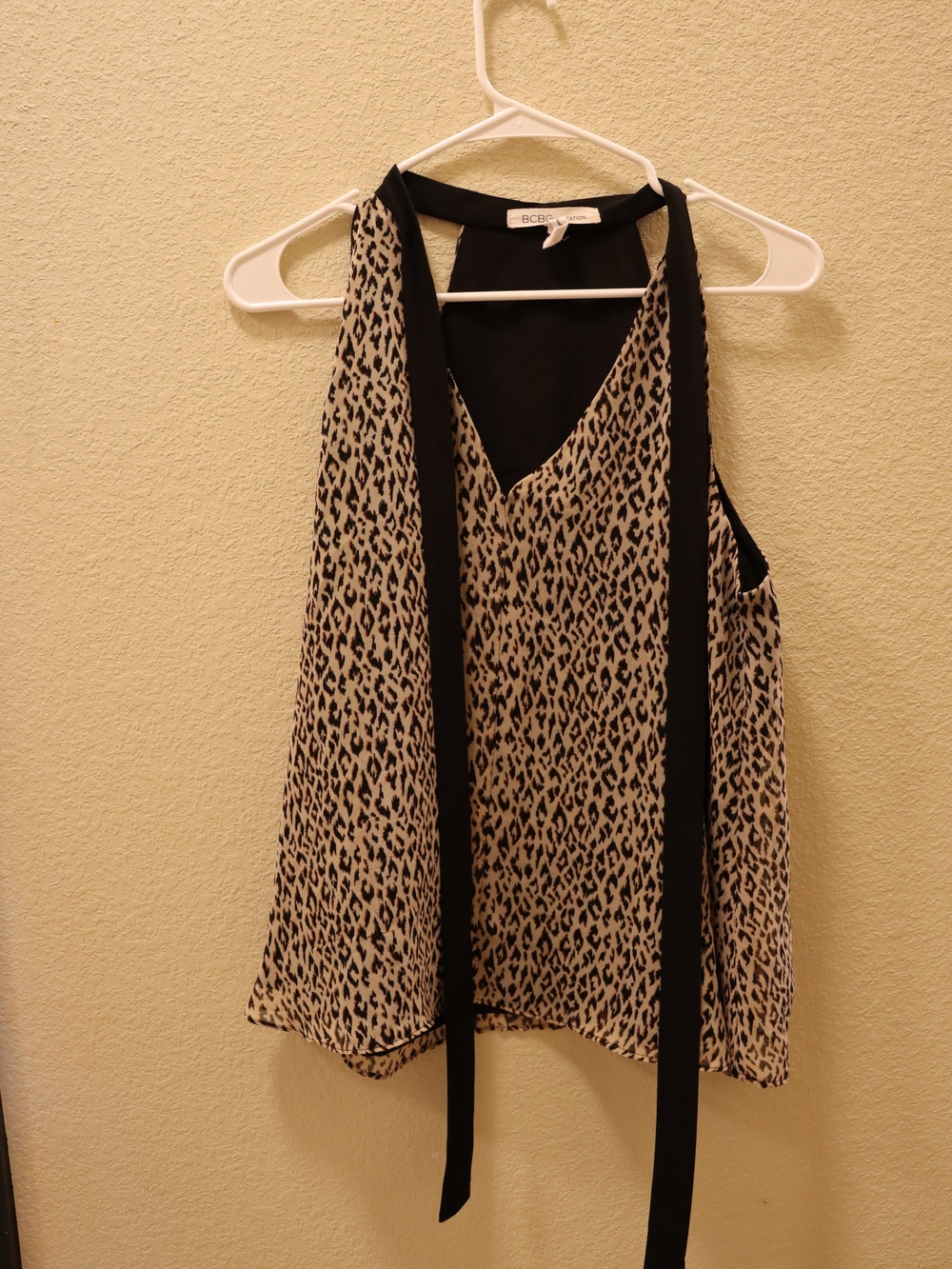 BCBGMaxAzria Black & Beige Leopard Tie-Neck Sleeveless Camisole
